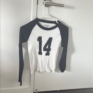 Brandy Melville Black and White Raglan Top